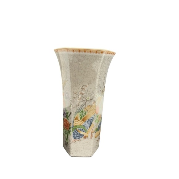 Fleurs De Chine Shafford Ceramic Vase features peasant birds and flowers 7.25T - Picture 4 of 12